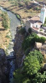 8842334478_0b2d119857_z